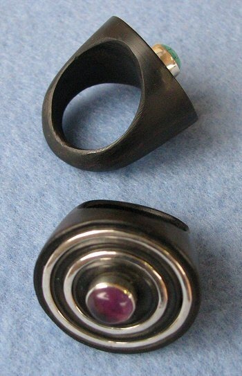 ANELLO IN LEGNO DI EBANO CON DOPPIO CERCHIO IN ARG ANELLO IN LEGNO DI EBANO CON DOPPIO CERCHIO IN ARG
