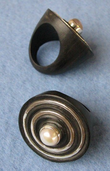 ANELLO IN LEGNO DI EBANO CON DOPPIO CERCHIO IN ARG ANELLO IN LEGNO DI EBANO CON DOPPIO CERCHIO IN ARG