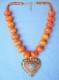 COLLANA DI PERLE IN RESINA E VETRO CON PENDENTE IN