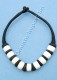 COLLANA IN OSSO CORTA, CON CORDONCINO GROSSO IN CO