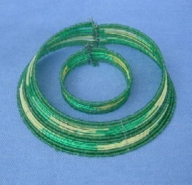 SET BRACCIALETTO E COLLANA APERTI CON PERLINE.br