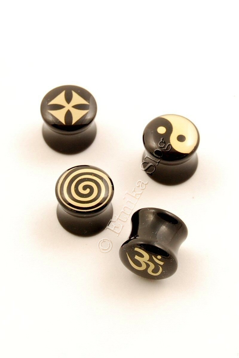 PIERCING, ALLARGATORI IN ACRILICO PLUG SVASATI CON PIERCING, ALLARGATORI IN ACRILICO PLUG SVASATI CON