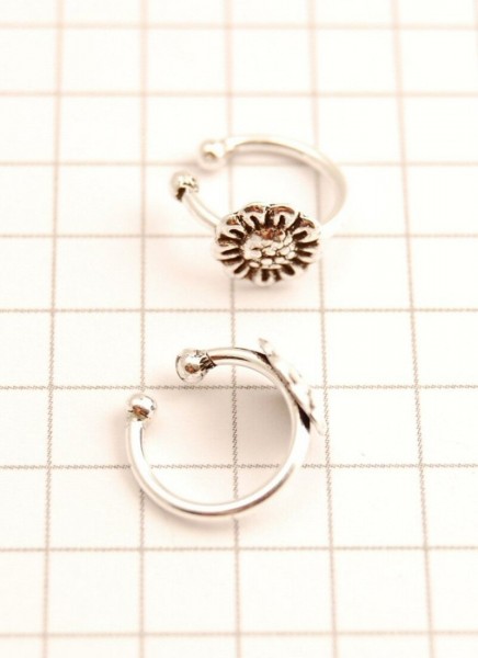 FINTO ORECCHINO / NASINO CON FIGURA ARGENTO.