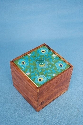PORTASPEZIE IN LEGNO CUBO 16 CM CON COPERCHIO IN C PORTASPEZIE IN LEGNO CUBO 16 CM CON COPERCHIO IN C