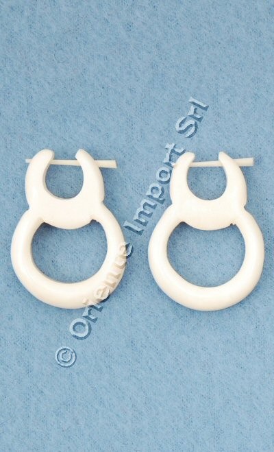 PIERCING FINTO, FATTO DI OSSO, LUNGEZZA 3,5 CM.br PIERCING FINTO, FATTO DI OSSO, LUNGEZZA 3,5 CM.br