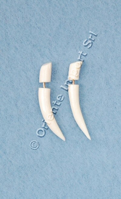 PIERCING FINTO, FATTO DI OSSO, LUNGEZZA 4 CM.br / PIERCING FINTO, FATTO DI OSSO, LUNGEZZA 4 CM.br /