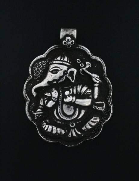 PENDENTE IN ARGENTO.DIMENSIONE&nbsp;83X631