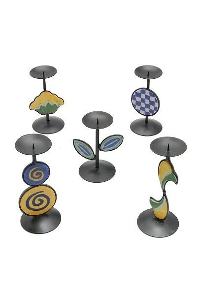 CANDELABRO PIATTO FATTO DI FERRO BATTUTO CON APPLI CANDELABRO PIATTO FATTO DI FERRO BATTUTO CON APPLI