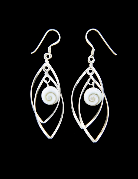 ORECCHINI&nbsp;IN ARGENTO&nbsp;CON CONCHIGLIA OCCHIO DI SHIV