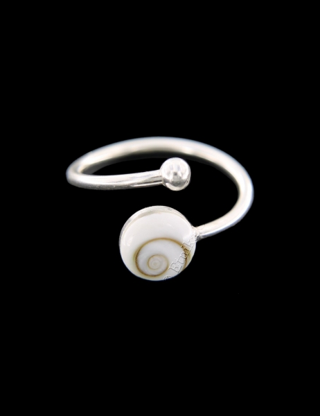 ANELLO IN ARGENTO CON CONCHIGLIA OCCHIO DI SHIVA /