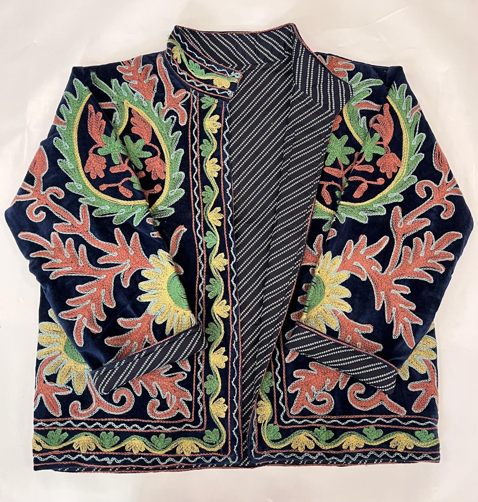 GIACCA SUZANI RICAMATA, MODELLO GIACCHINO CORTO IN GIACCA SUZANI RICAMATA, MODELLO GIACCHINO CORTO IN