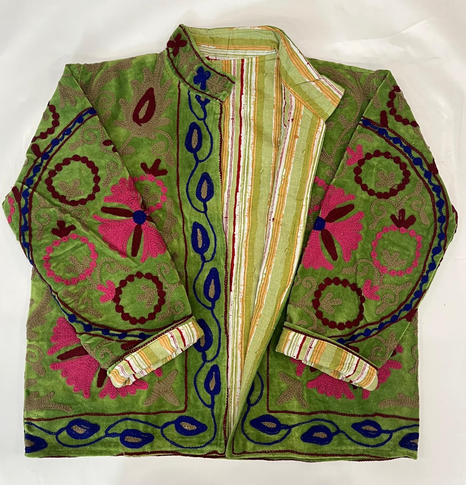 GIACCA SUZANI RICAMATA, MODELLO GIACCHINO CORTO IN GIACCA SUZANI RICAMATA, MODELLO GIACCHINO CORTO IN