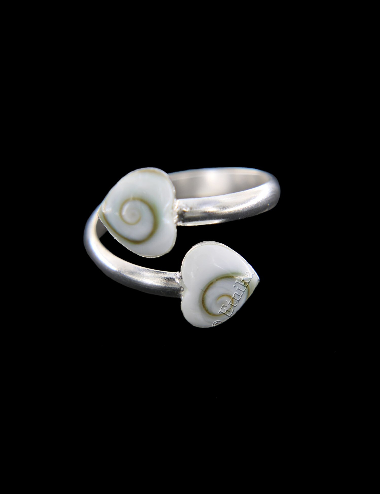 ANELLO IN ARGENTO CON CONCHIGLIA OCCHIO DI SHIVA / ANELLO IN ARGENTO CON CONCHIGLIA OCCHIO DI SHIVA /