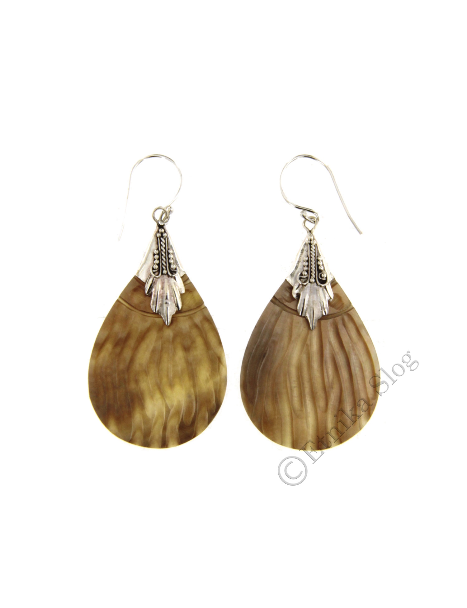ORECCHINI IN ARGENTO CON MADREPERLA NATURALE ORECCHINI IN ARGENTO CON MADREPERLA NATURALE