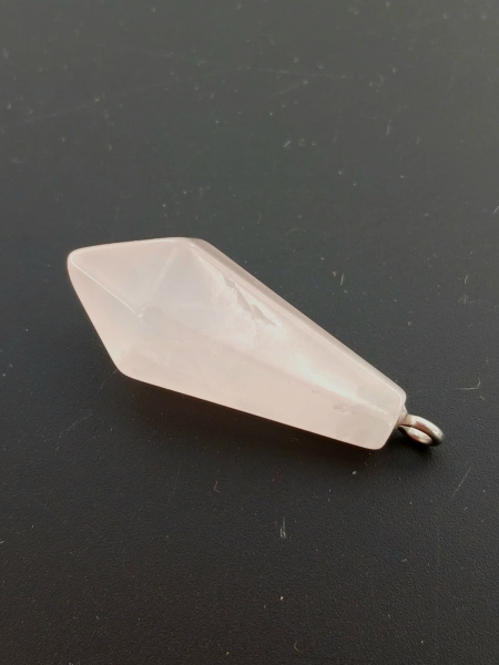 PENDOLO IN PIETRA DURA QUARZO ROSA CON GANCETTO IN