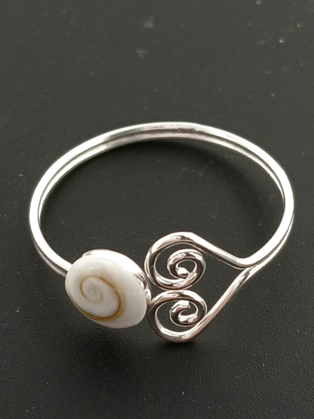 ANELLO IN ARGENTO SOTTILE CON CONCHIGLIA OCCHIO DI