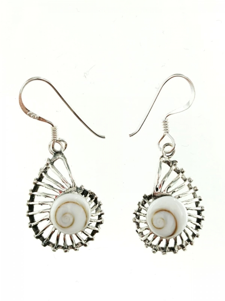 ORECCHINI&nbsp;IN ARGENTO&nbsp;CON CONCHIGLIA OCCHIO DI SHIV