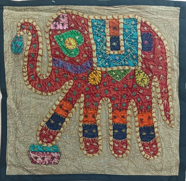 COPRICUSCINO COPRICUSCINO ELEFANTE PATCHWORK.MISURA CIRCA - com Etnika Slog d.o.o.