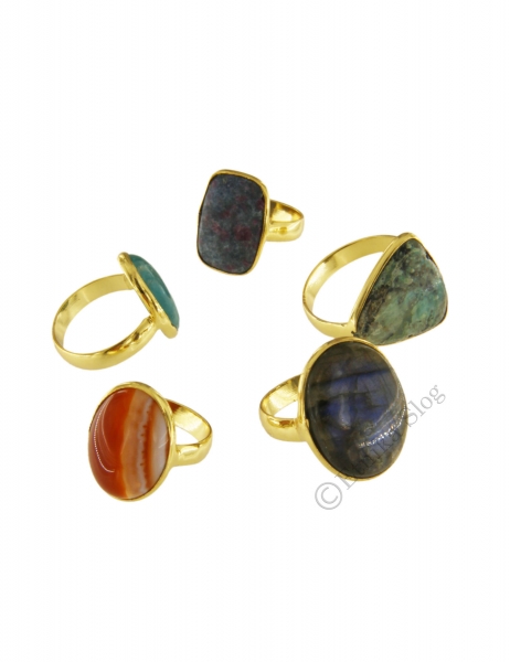 ANELLO&nbsp;IN OTTONE CON PIETRA DURA - PIETRE, FORME E