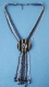 COLLANA LUNGA CON PERLINE E PENDENTE IN CORNObr /