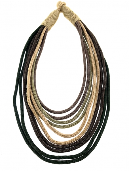 COLLANA A 10 CORDONCINI, CHIUSURA CON BOTTONE.br