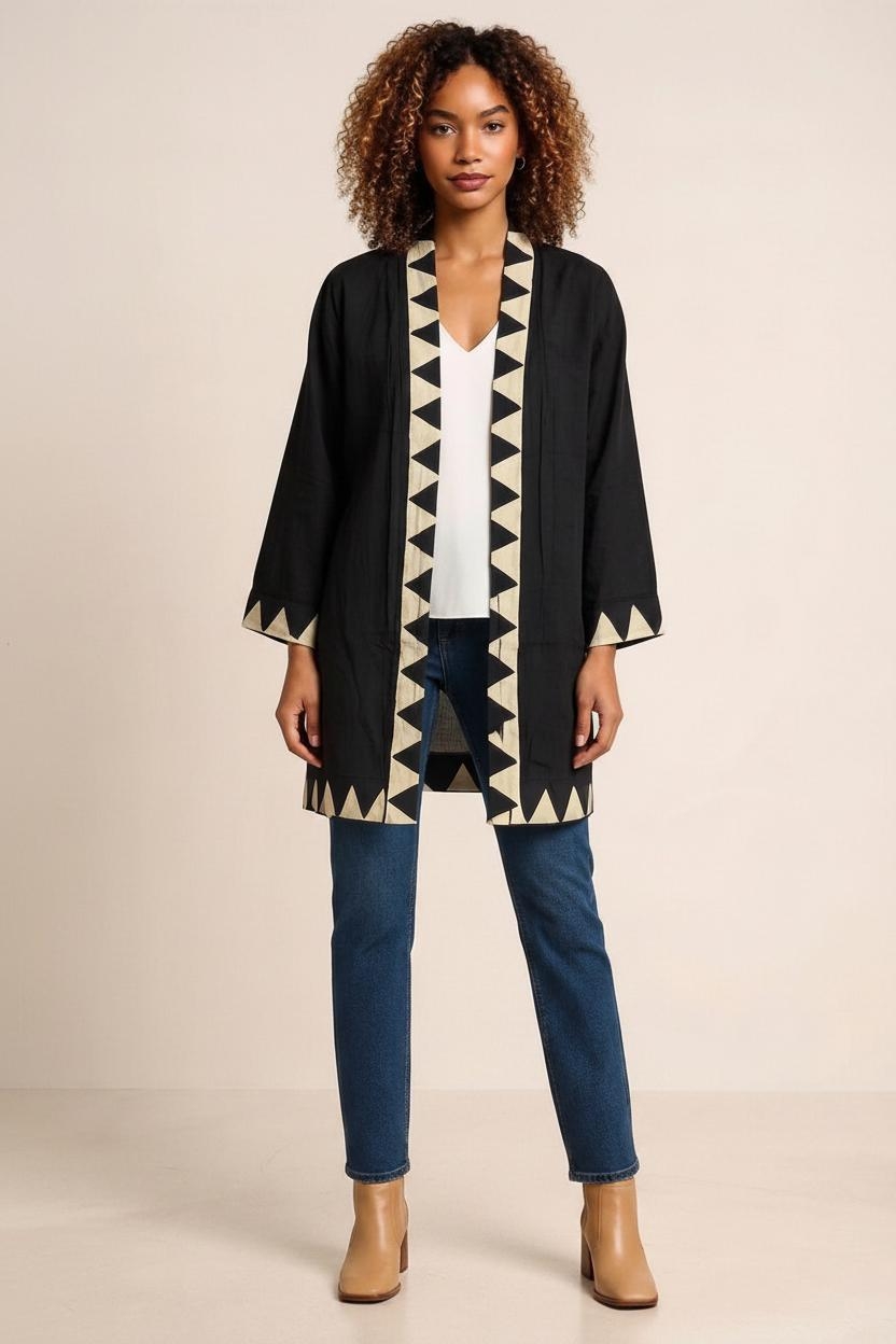 KIMONO CORTO IN VISCOSA, COLORE NERO CON STAMPA CO KIMONO CORTO IN VISCOSA, COLORE NERO CON STAMPA CO