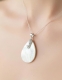 PENDENTE IN ARGENTO&nbsp;CON&nbsp;MADREPERLA BIANCOmis