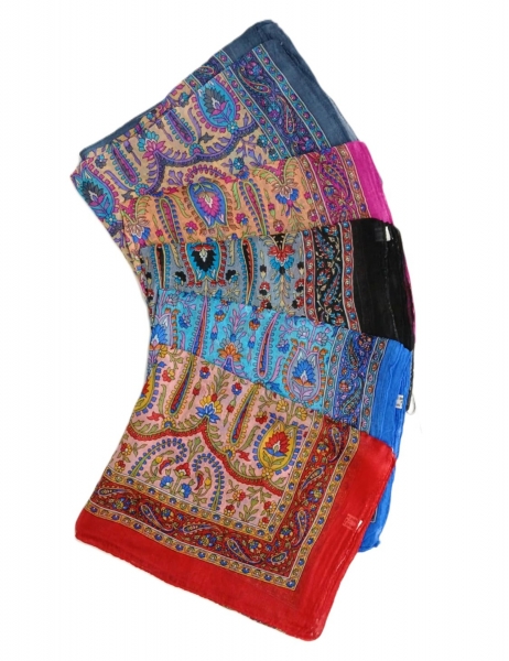 SCIARPA IN SETA&nbsp;MISURA CM&nbsp;160X50 CIRCA.br /