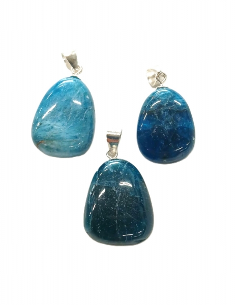 PENDENTE IN PIETRA DURA CON GANCETTO IN ARGENTO.b
