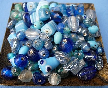 PERLINE IN VETRO MEDIE PER COLLANE E BRACCIALETTI. PERLINE IN VETRO MEDIE PER COLLANE E BRACCIALETTI.