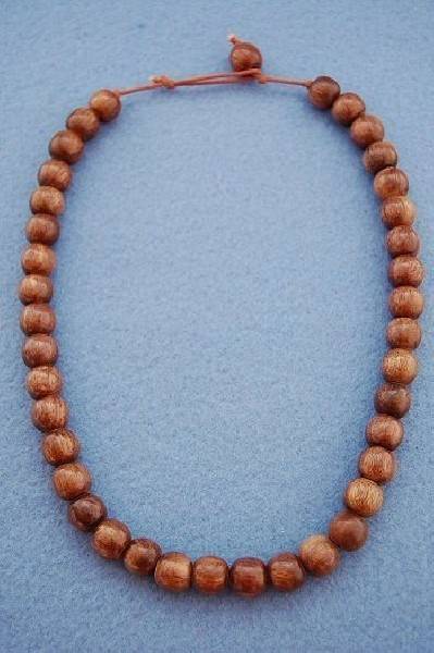 COLLANA PICCOLA IN LEGNO SHEESHAM A SFERE DIAM 1,3