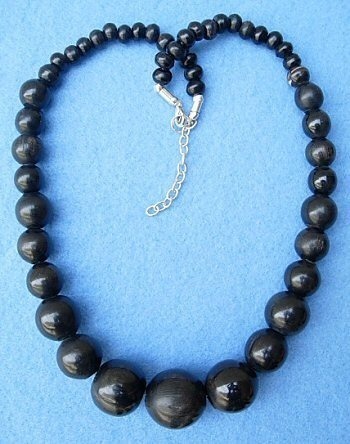 ,COLLANA IN CORNO CORTA A SFERE DECRESCENTI,, REGOLAB ,COLLANA IN CORNO CORTA A SFERE DECRESCENTI,, REGOLAB