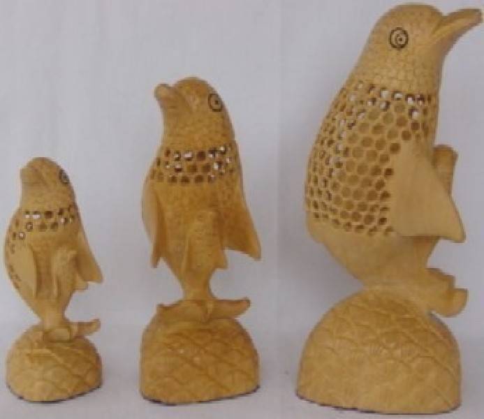 FIGURA ANIMALE IN LEGNO DI CEDRO TRAFORATO -DELFIN