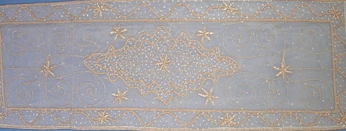 CENTROTAVOLA RETTANGOLARE, CM 140 X 52 RICAMI NAKS CENTROTAVOLA RETTANGOLARE, CM 140 X 52 RICAMI NAKS