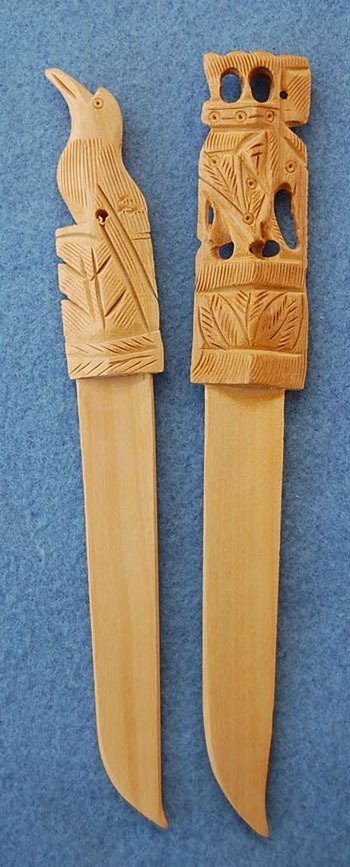 TAGLIACARTE IN LEGNO DI CEDRO INTAGLIATI. LU TAGLIACARTE IN LEGNO DI CEDRO INTAGLIATI. LU