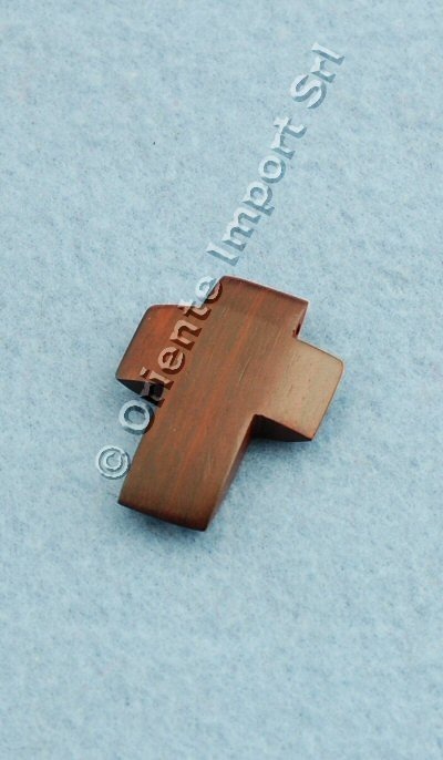 PENDENTE CROCE IN LEGNO ROSSO. DIMENSIONE CM PENDENTE CROCE IN LEGNO ROSSO. DIMENSIONE CM